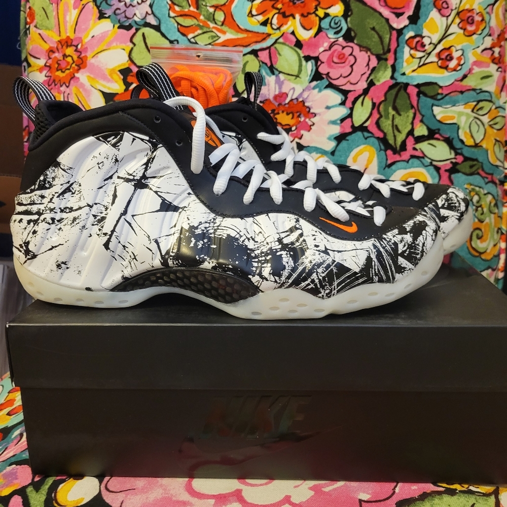 Mens Nike basketball shoes size 11